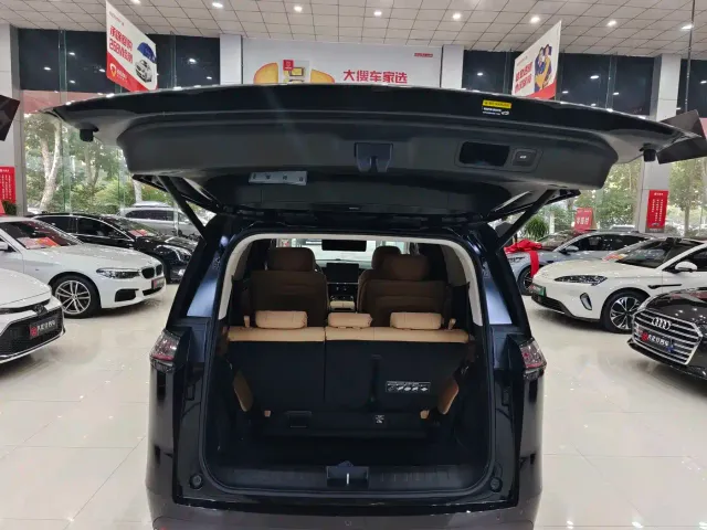 GAC Trumpchi E8 — Фото автомобиля 12