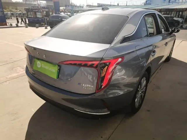 Hongqi E-QM5 — Фото автомобиля 6