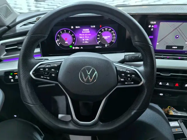 Volkswagen Lamando — Фото автомобиля 12