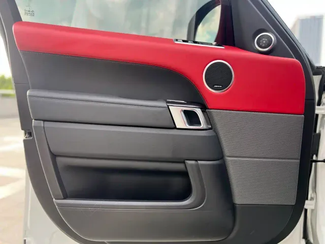 Land Rover Range Rover Sport — Фото автомобиля 14