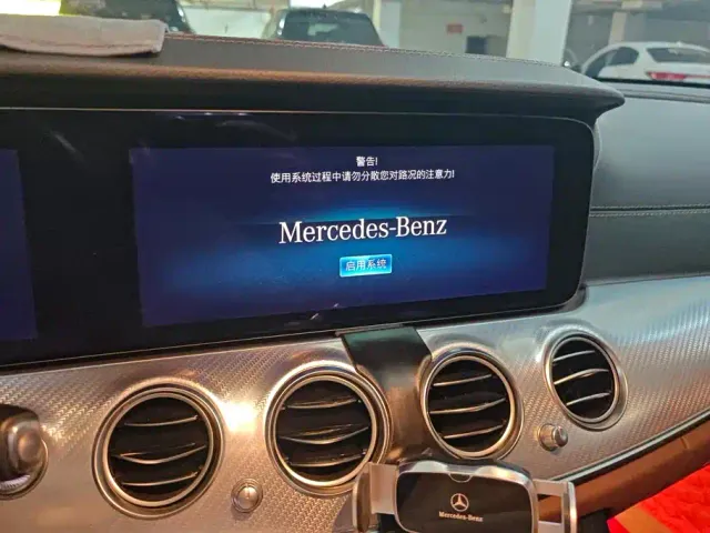 Mercedes-Benz E-Class — Фото автомобиля 13