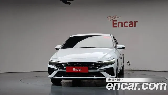 Hyundai Avante CN7 — Фото автомобиля 3