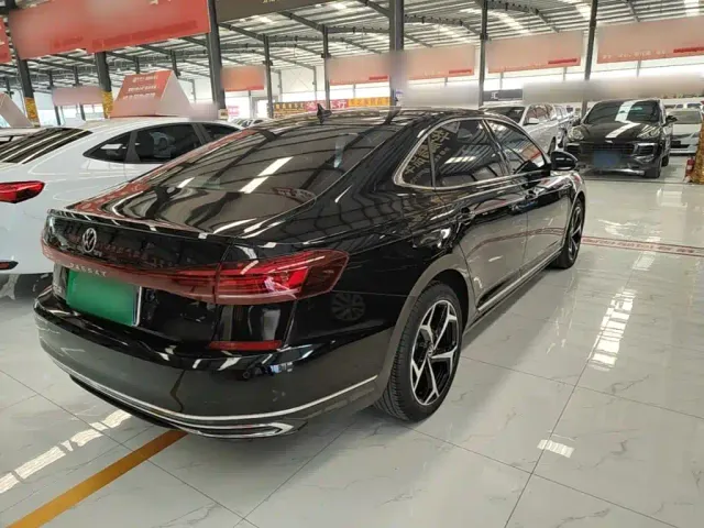 Volkswagen Passat — Фото автомобиля 6