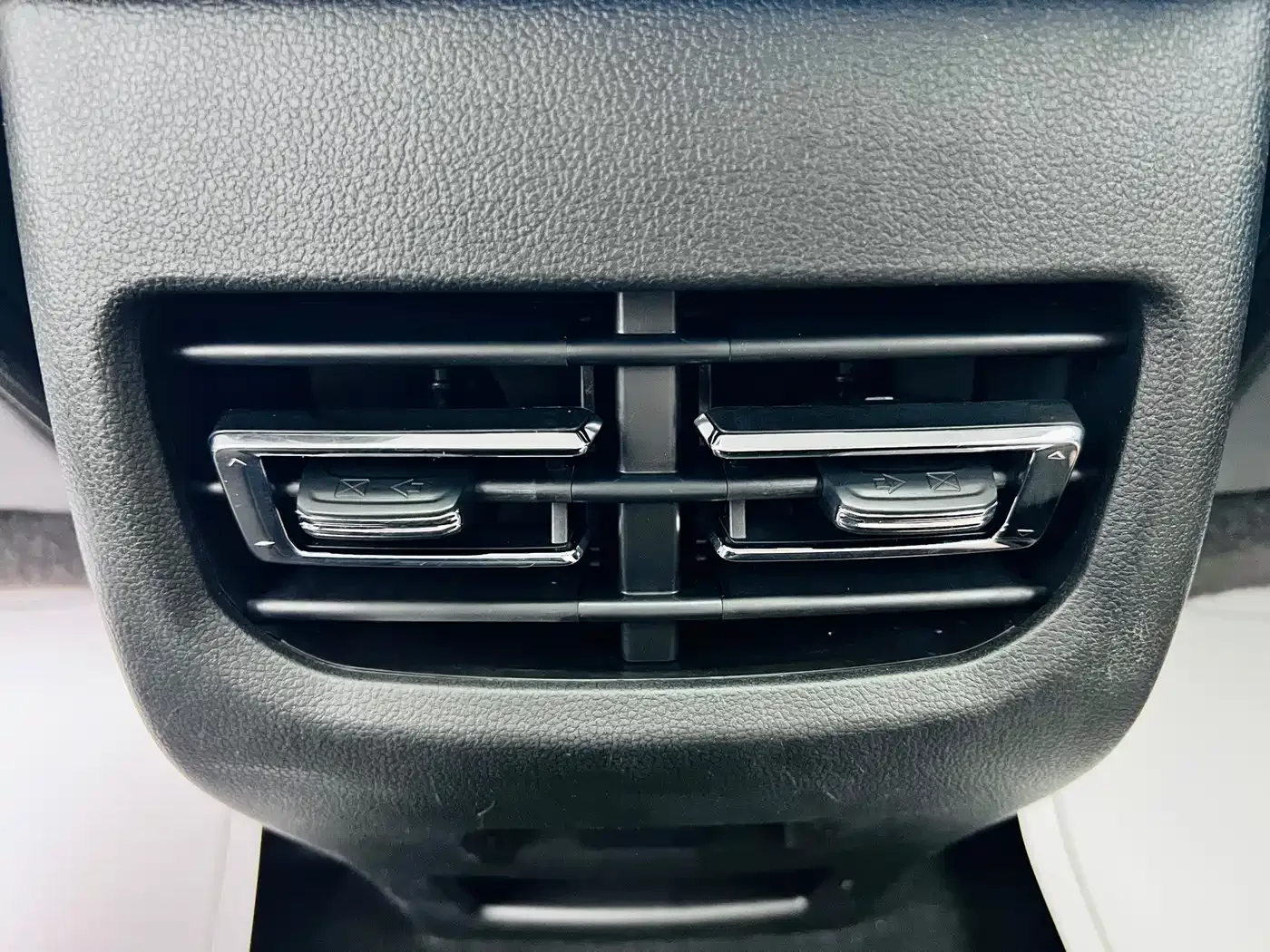 Haval Haval M6 2021 PLUS 1.5T DCT Luxury Smart Connect — Фото автомобиля 19