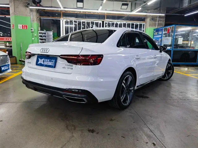 Audi A4L — Фото автомобиля 6
