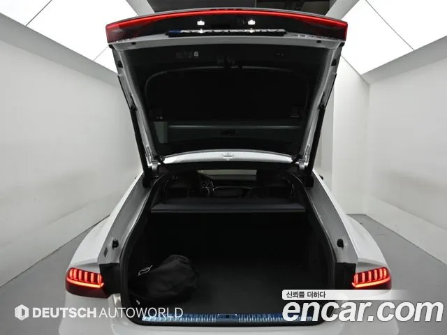 Audi A7 4K — Фото автомобиля 19