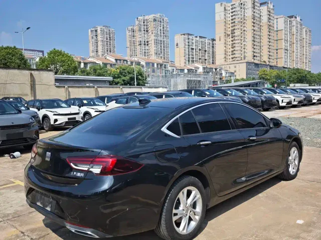 Buick Regal — Фото автомобиля 8