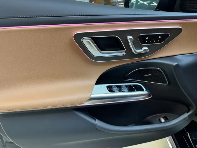 Mercedes-Benz E-Class — Фото автомобиля 10