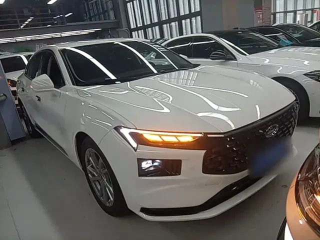 Ford Mondeo — Фото автомобиля 3