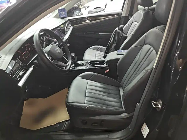 Volkswagen Passat 2023 Facelift 330TSI Starlight Elite Edition — Фото автомобиля 14