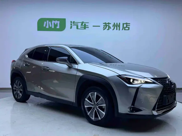 Lexus UX — Фото автомобиля 4