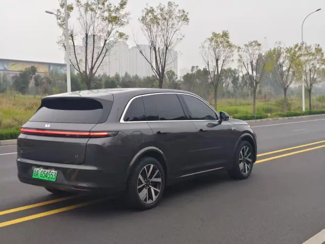 Li Auto L7 — Фото автомобиля 7