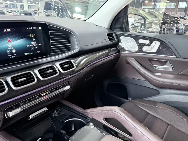 Mercedes-Benz GLS-Class — Фото автомобиля 8