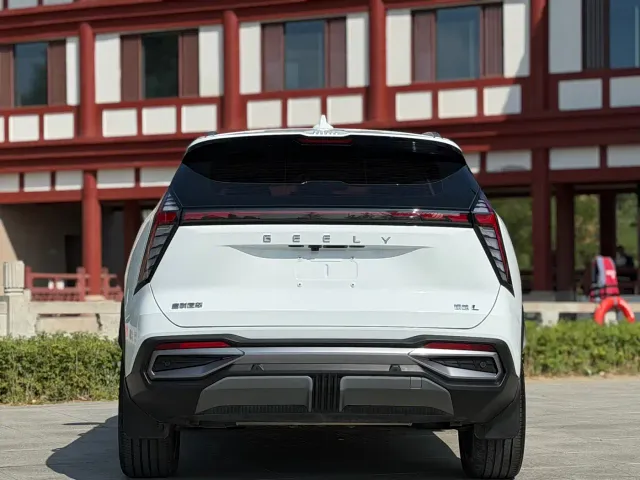 Geely Boyue L — Фото автомобиля 9