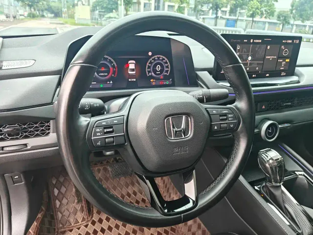 Honda Accord — Фото автомобиля 18
