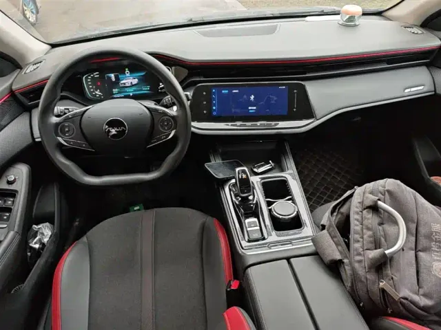 Dongfeng Yixuan MAX — Фото автомобиля 9