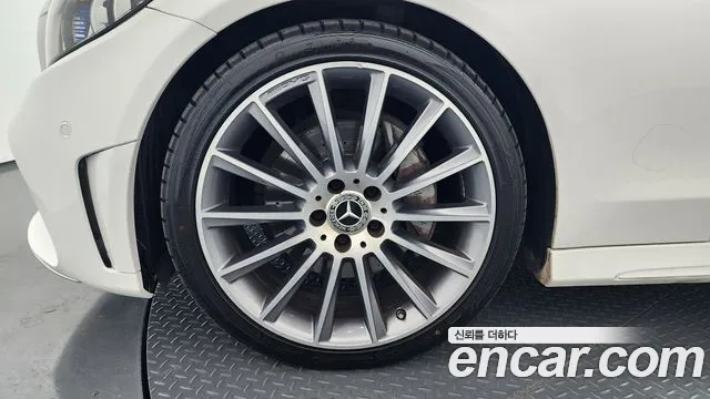Mercedes-Benz C-Class — Фото автомобиля 5