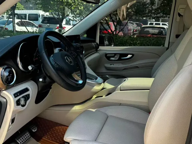 Mercedes-Benz V-Class — Фото автомобиля 8