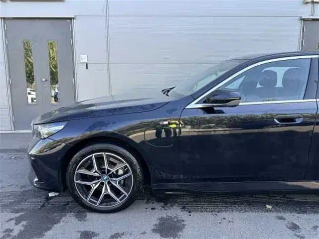 BMW i5 — Фото автомобиля 16