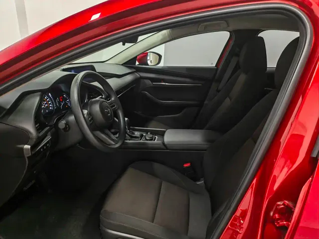 Mazda Axela — Фото автомобиля 12