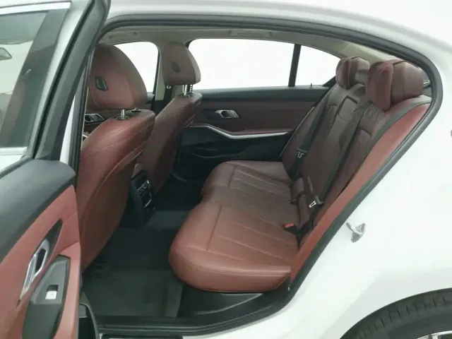 BMW 3 Series — Фото автомобиля 15