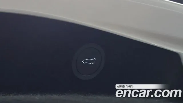 Tesla Model 3 — Фото автомобиля 20