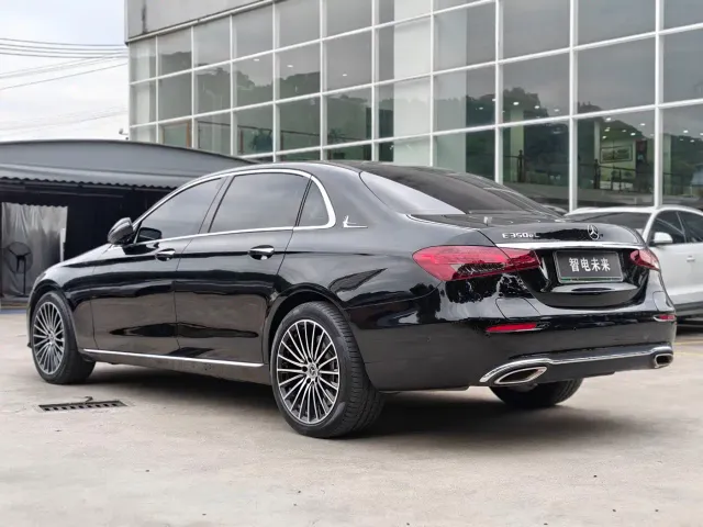 Mercedes-Benz E-Class — Фото автомобиля 4