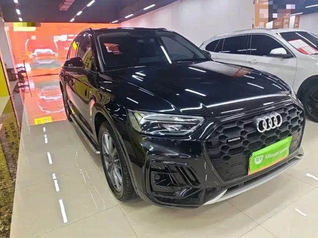 Audi Q5L — Фото автомобиля 3