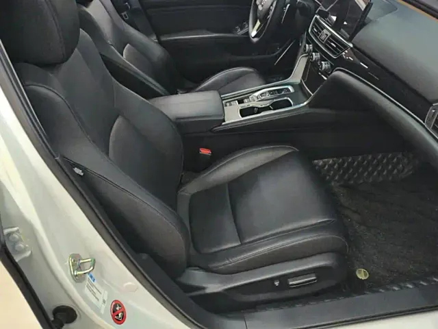 Honda Accord — Фото автомобиля 8
