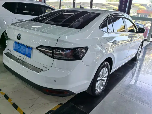 Volkswagen Lavida — Фото автомобиля 6
