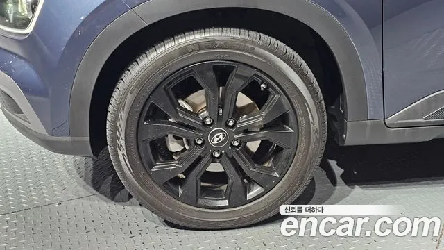 Hyundai Venue — Фото автомобиля 5