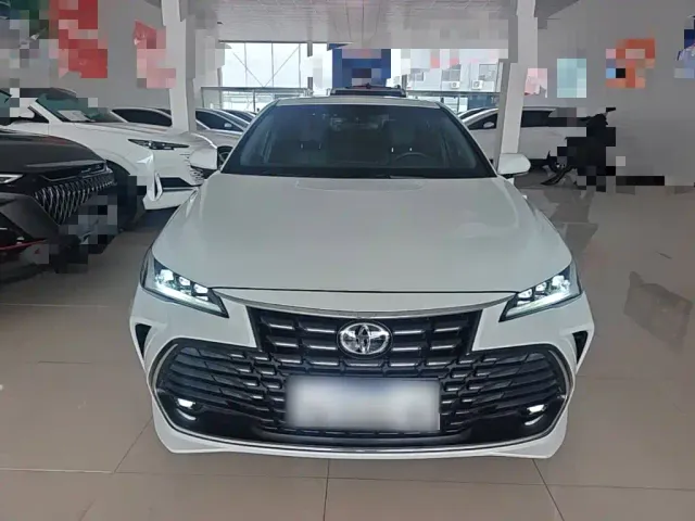 Toyota Avalon — Фото автомобиля 2