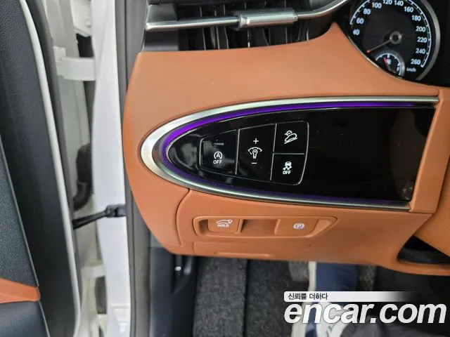 Genesis GV70 — Фото автомобиля 14
