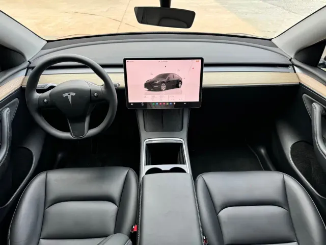 Tesla Model Y — Фото автомобиля 5