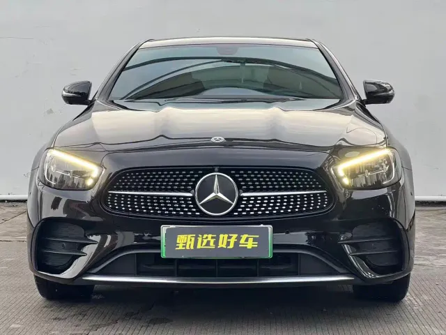 Mercedes-Benz E-Class — Фото автомобиля 2