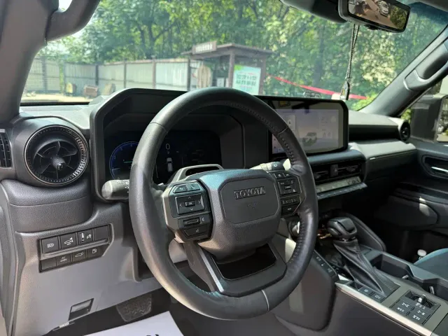 Toyota Prado — Фото автомобиля 8