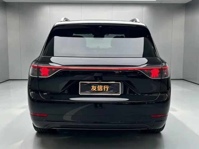 AITO Wenjie AITO M9 2024 Extended Range Ultra 42kWh 6-Seater — Фото автомобиля 5