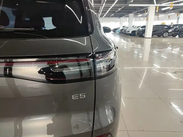 Geely Galaxy E5 — Фото автомобиля 7