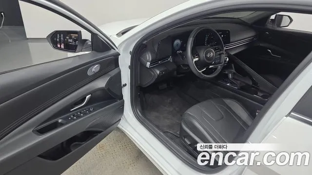 Hyundai AVANTE Новый Avante (CN7) — Фото автомобиля 10