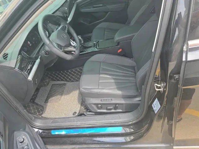 Volkswagen Passat — Фото автомобиля 9