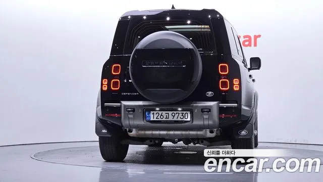 Land Rover Defender Defender (L663) 110 P300 X-Dynamic SE — Фото автомобиля 4