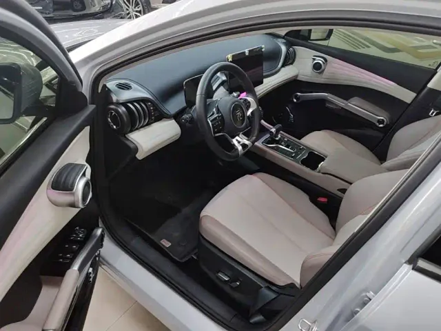 BYD Yuan PLUS — Фото автомобиля 15