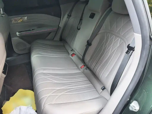 Geely Galaxy Xingyao 8 — Фото автомобиля 18