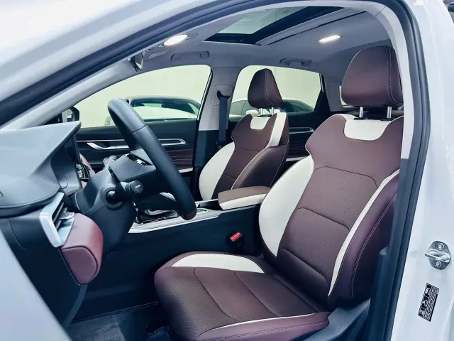 Geely Emgrand — Фото автомобиля 10