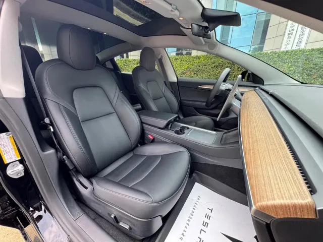 Tesla Model 3 — Фото автомобиля 7