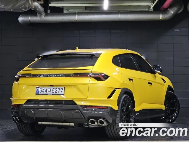Lamborghini Urus — Фото автомобиля 4