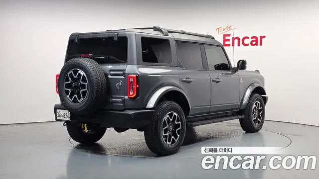 Ford Bronco — Фото автомобиля 2