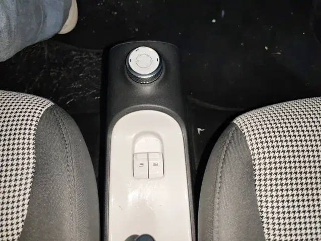 Wuling Hongguang Mini EV — Фото автомобиля 10