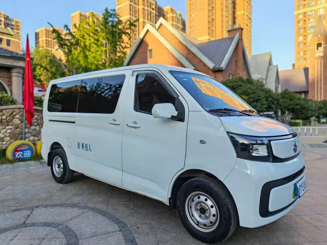 Changan Ruixing EM60 — Фото автомобиля 3