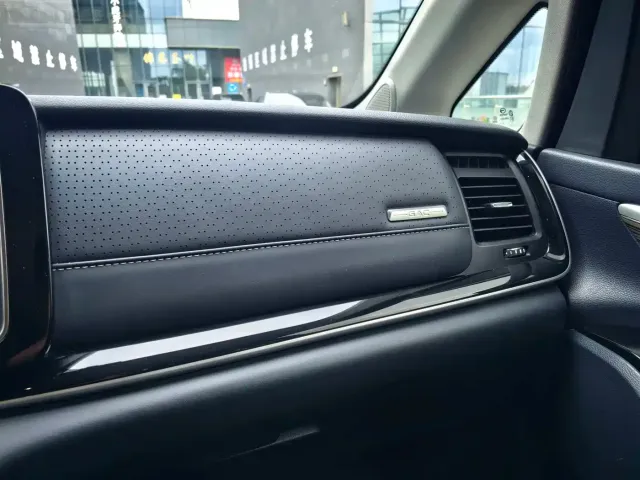 GAC Trumpchi M8 — Фото автомобиля 27